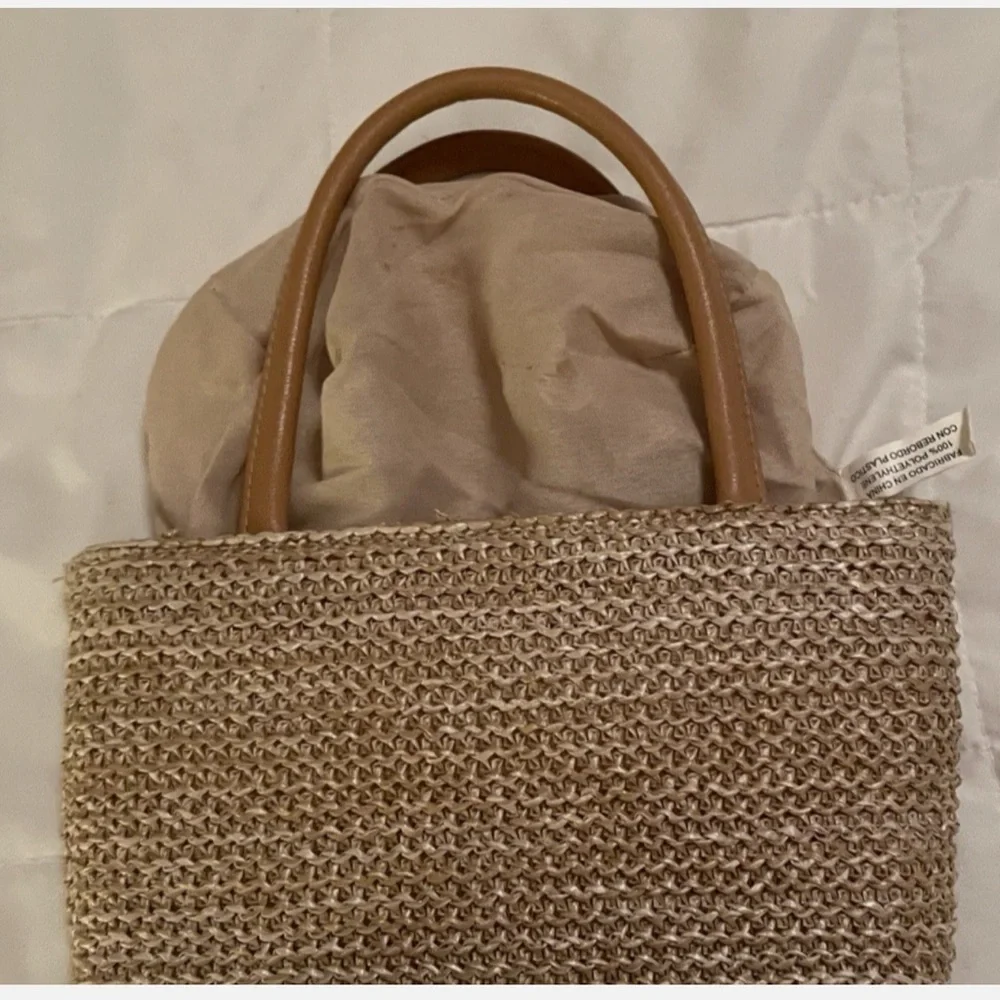 Cherokee Wildflower Floral Embroidered Straw Rattan Purse/Pocketbook - Picture 2 of 4